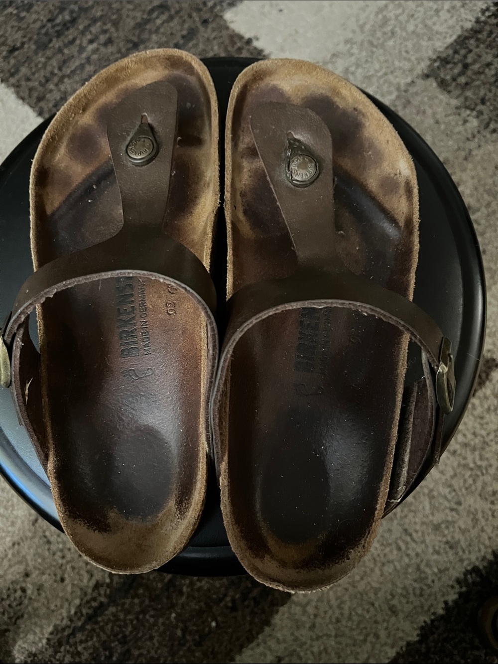 BIRKENSTOCK Gizeh Brown Leather Sandals - Size 9